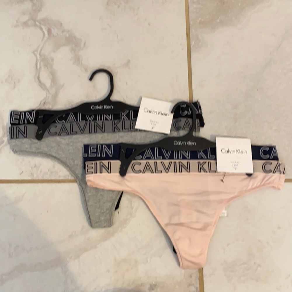 BRAND NEW CALVIN KLEIN WOMANS THONG PACK SIZE MEDIUM